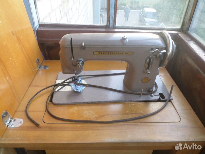 Швейная машинка ножная
