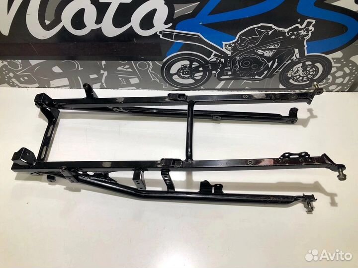 Задний подрамник Kawasaki ZZR 600-1 1992г
