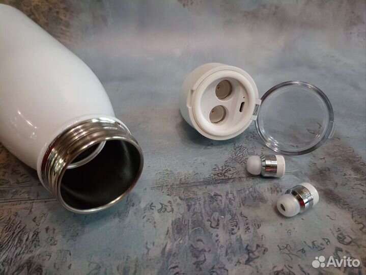 Бутылка для воды с наушниками