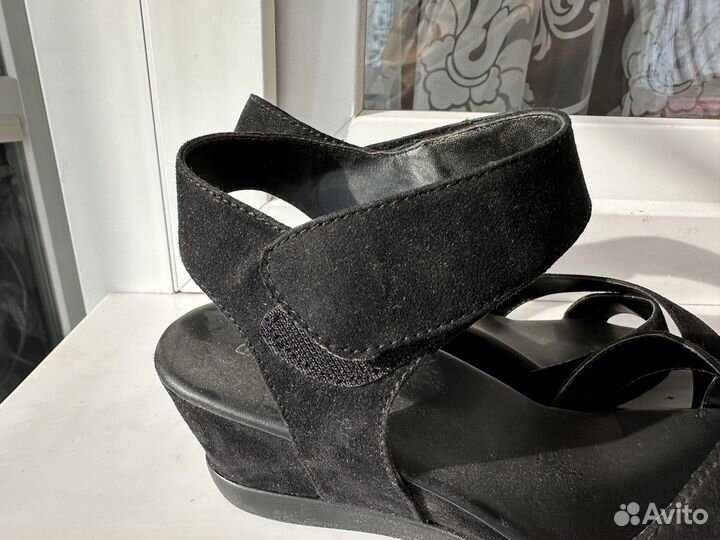 Босоножки женские черные 40 на танкетке