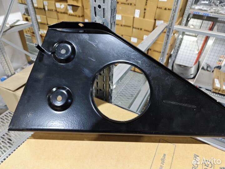 Левый передний кронштейн ступеньки H4545012003A0