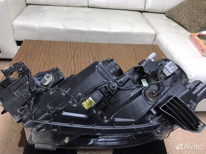 Фара правая Mitsubishi Outlander 3 рестайлинг 15г