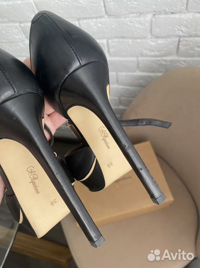 Туфли женские 38 р.Кожаные.Эконика.Алла Пугачева
