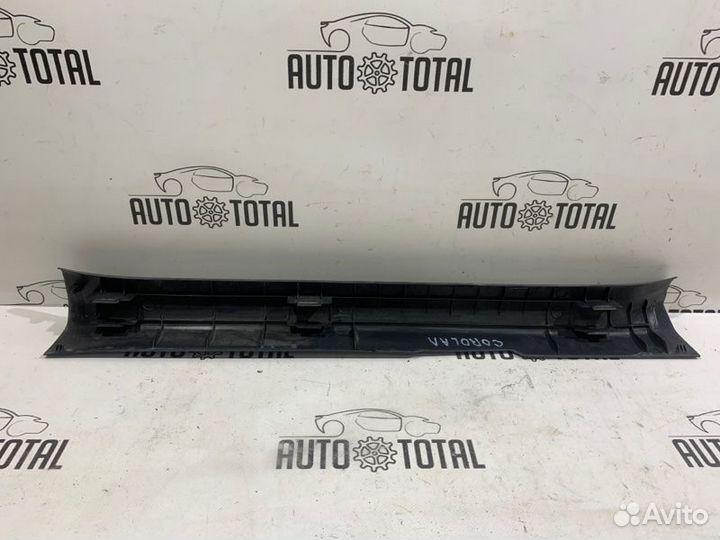 Накладка порога внутренняя передняя левая Toyota