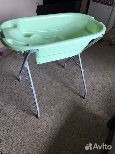 Ванночка для купания с подставкой