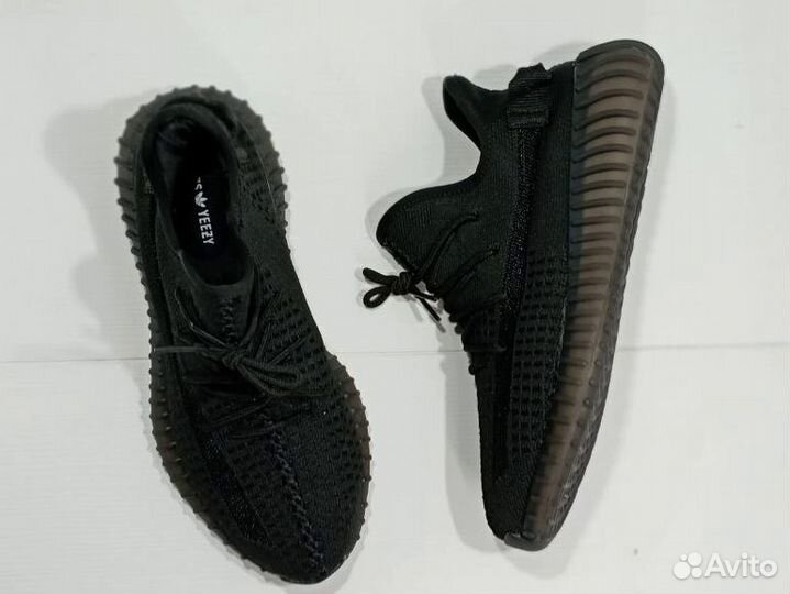 Кроссовки Adidas Yeezy Boost 350 v2