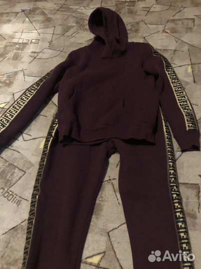 Костюм женский теплый и свитер