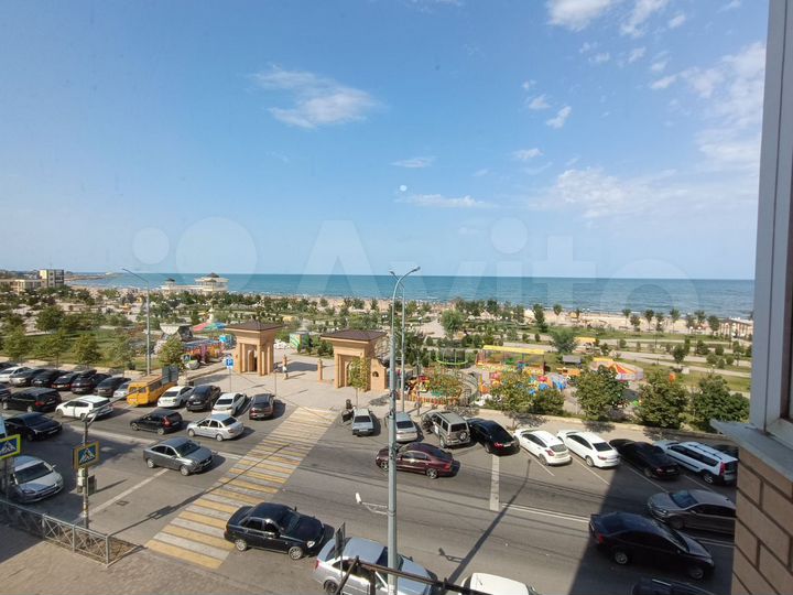 2-к. квартира, 74 м², 4/10 эт.