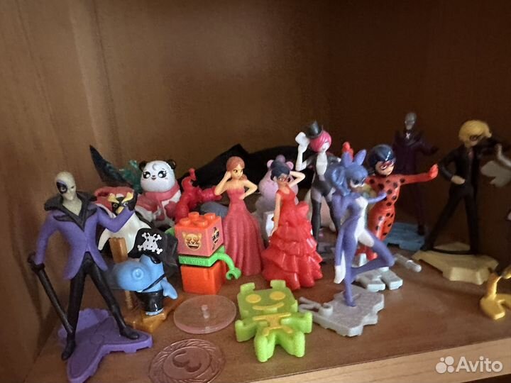 Игрушки из киндера пакетом