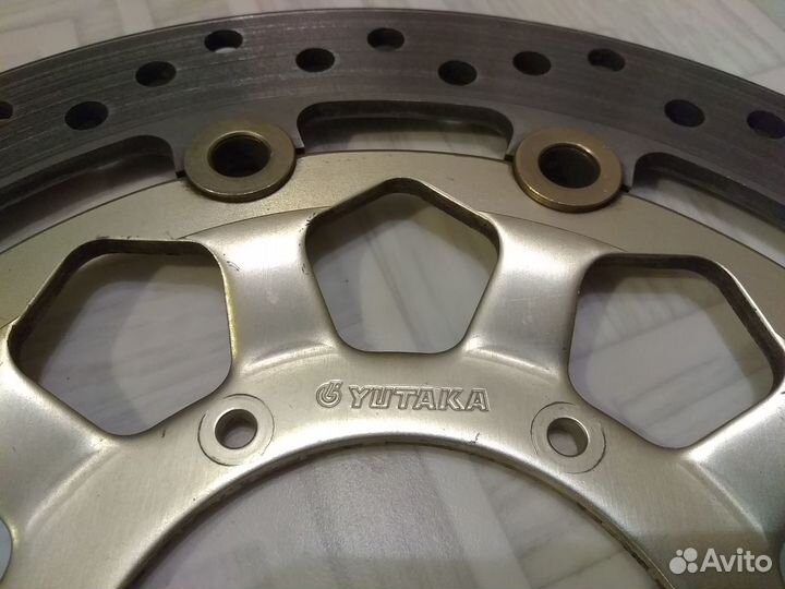 Передний тормозной диск Honda CBR1000RR 04-05 sc57