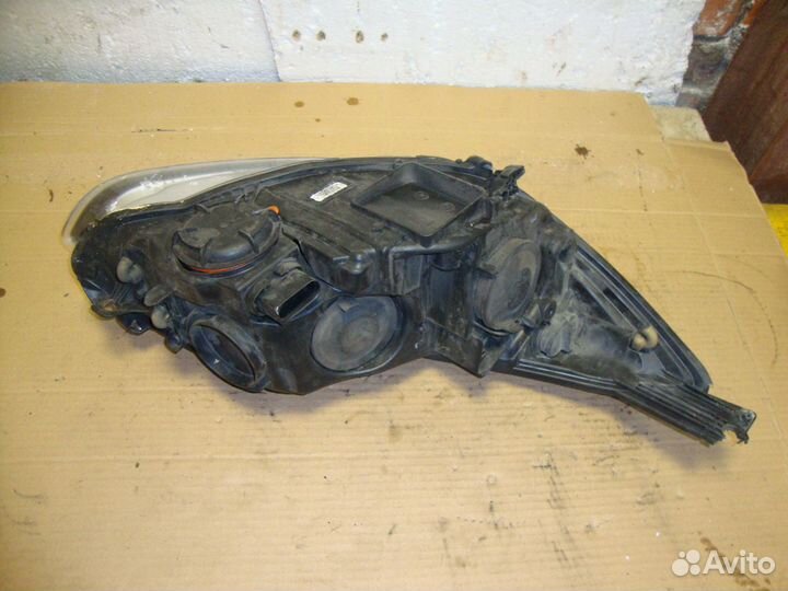 Фара левая Ford Focus 3 2011-2019