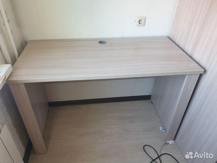 Стол письменный, можно как компьютерный