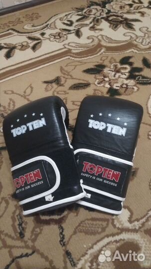 Боксерские перчатки одни новые другие б/у