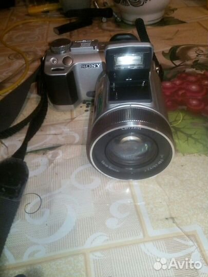 Фото видеокамера зеркало sony DSC f717