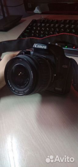 Зеркальный фотоаппарат Canon EOS 1000d