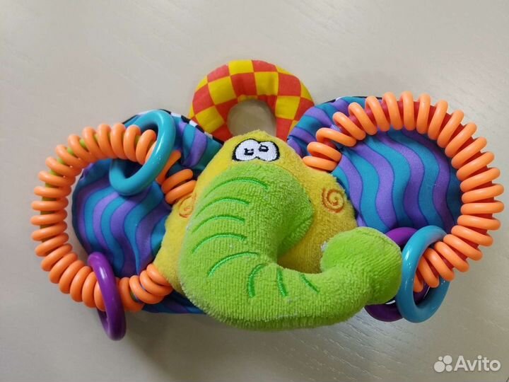 Пакетом Фирменные развивающие игрушки для малышей