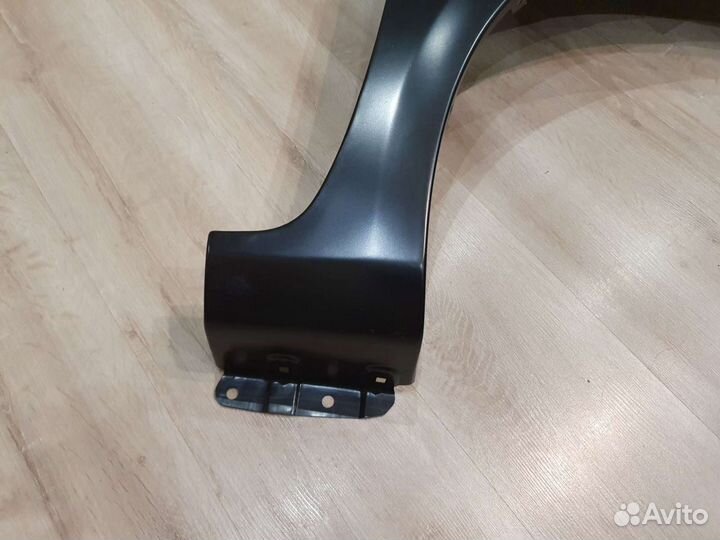 Переднее правое крыло