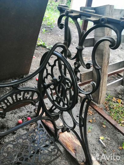 Чугунная станина от швейной машинки