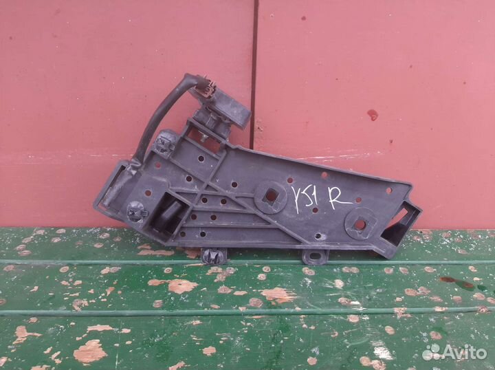 Кронштейн фары Infiniti M25 M37 M56 Q70 Y51