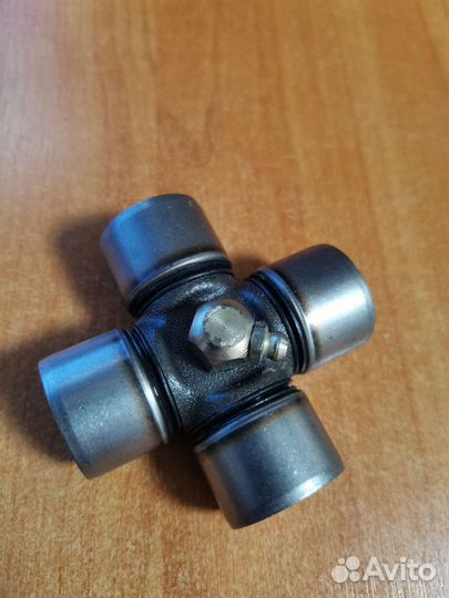 Крестовина карданного вала нива