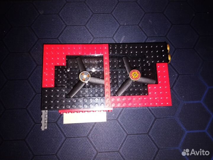 Rtx 1050 ti из Лего в красном оформлении