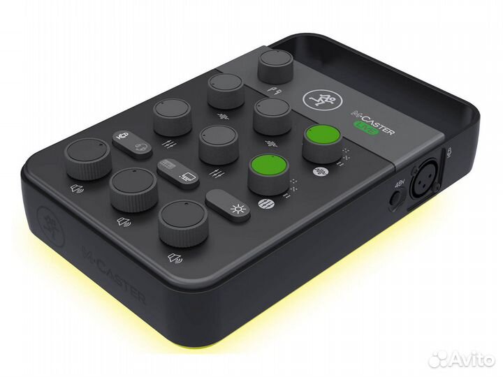 Mackie MixCaster Live микшер