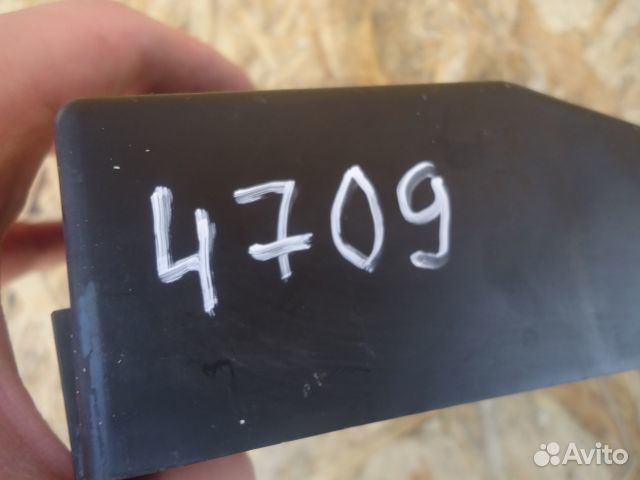 Кронштейн заднего бампера Volkswagen Touareg 7L6