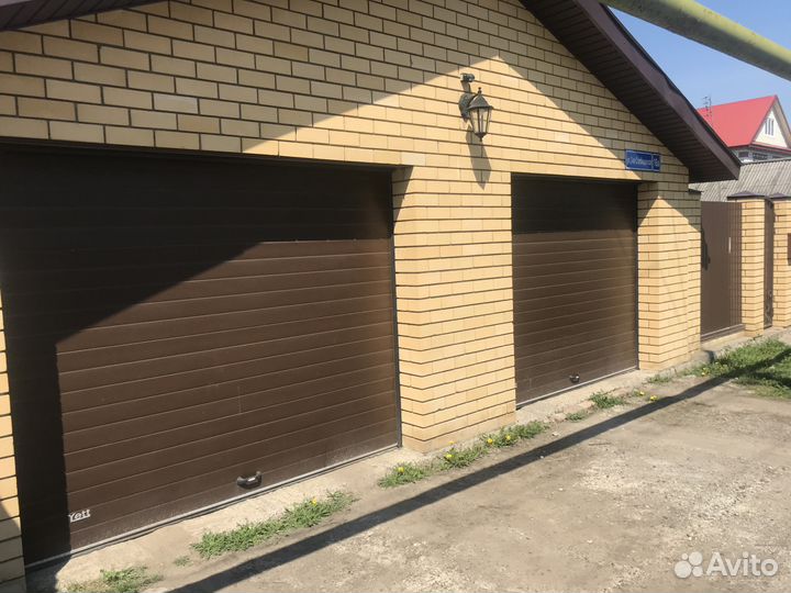 Секционные ворота DooRhan