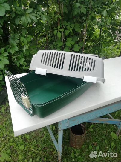 Пластиковая переноска для кошек