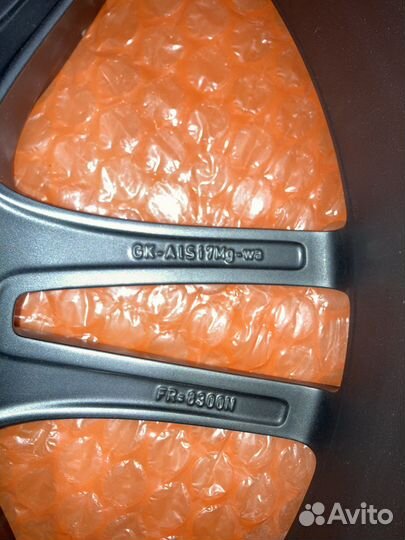 Один оригинальный диск R21 Porsche Cayenne