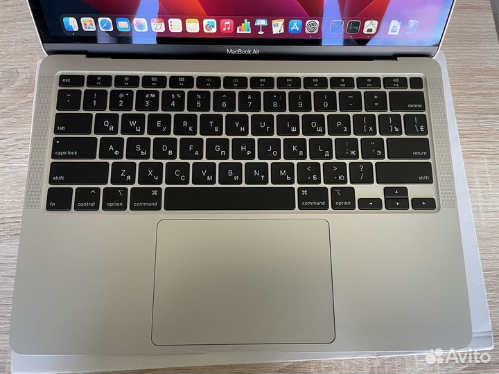 Macbook air 13 2020 i3