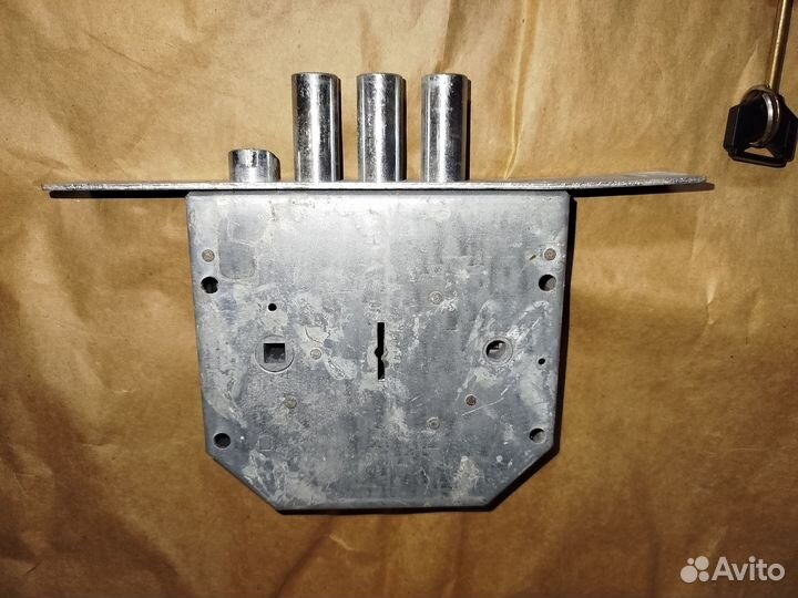 Замок гаражный