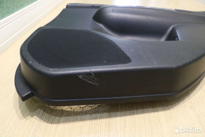 Дверная карта на Субару Леворг