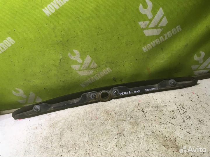 Накладка крышки багажника Опель Вектра Б