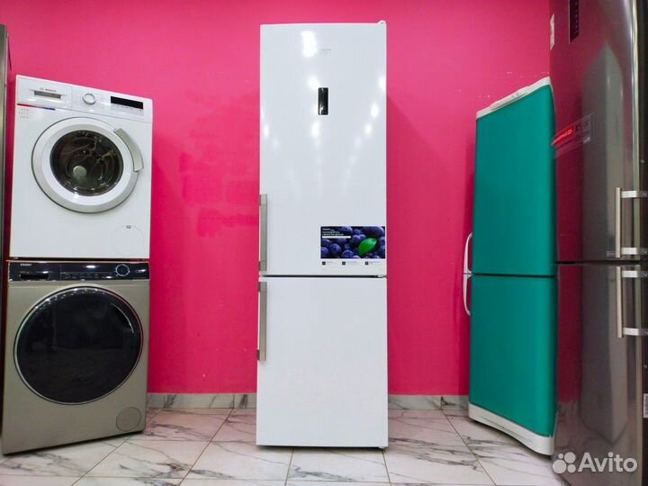 Холодильник Ariston. На гарантии