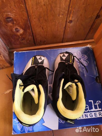 Лыжные ботинки