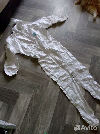 Комбинезон защитный новый / от клещей