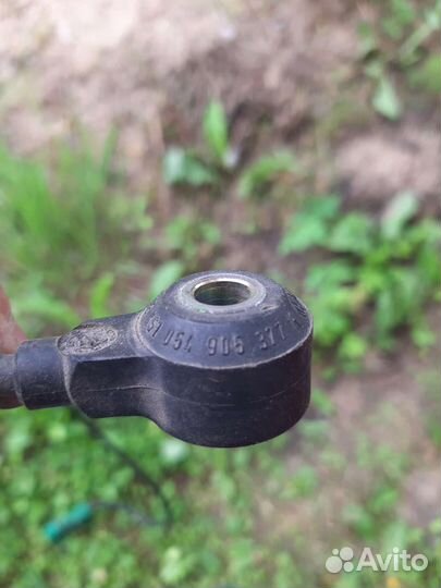 Датчик детонации на Audi 100 C4