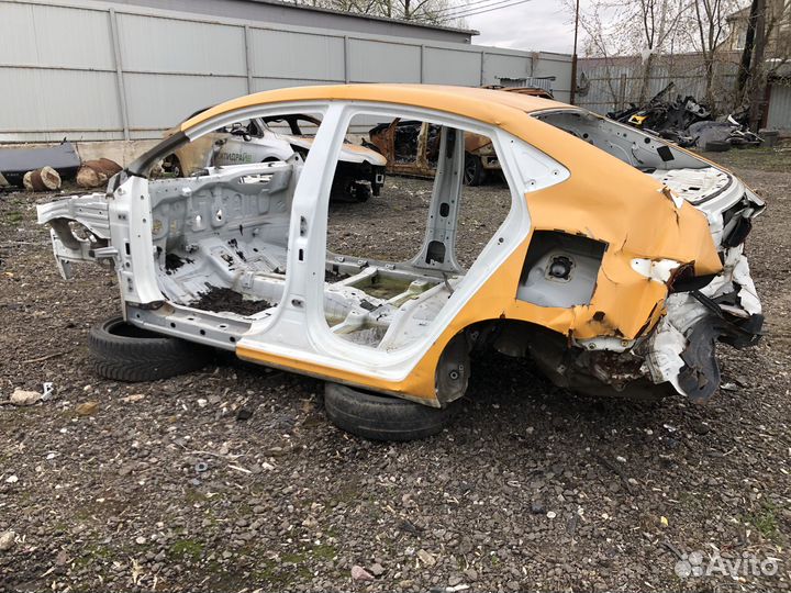 Hyundai Solaris 1.4 AT, 2019, битый, 99 999 км