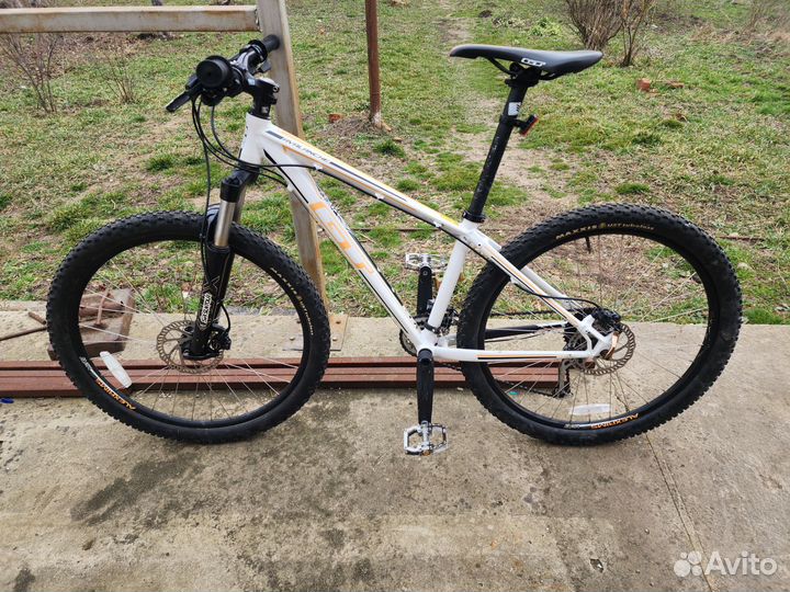Велосипед GT avalanche 3.0