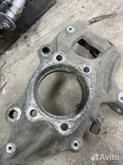 Кулак поворотный левый A4B8 рест