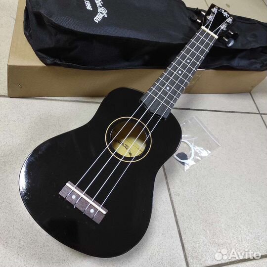 Укулеле сопрано новая чёрная с чехлом