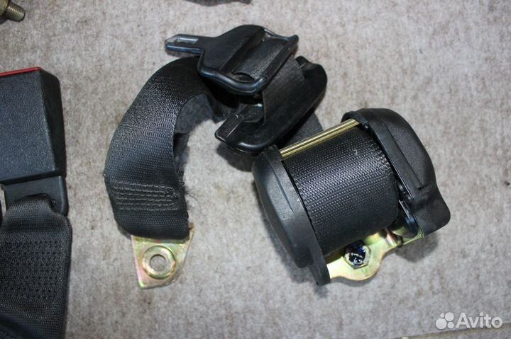 Комплект ремней безопасности Mercedes E-Class W124