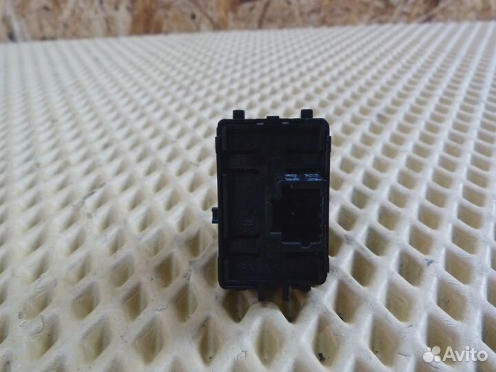 Кнопка стеклоподъемника Renault Megane III 2009-2016 (передняя правая 809600018R)