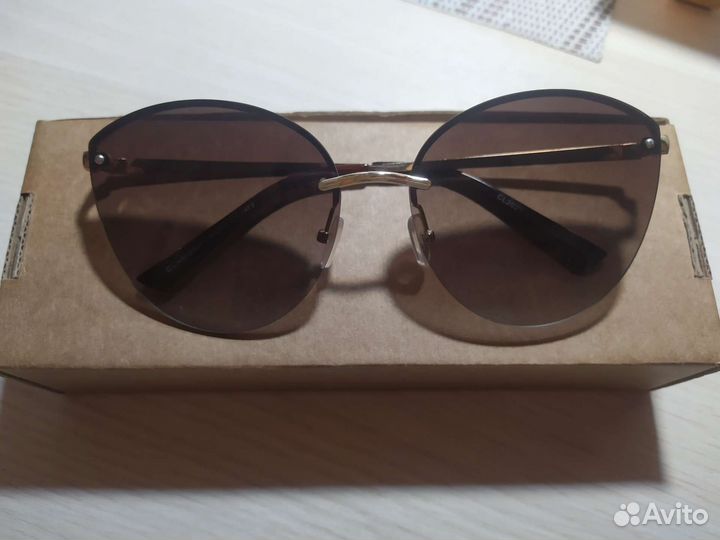 Солнцезащитные очки женские