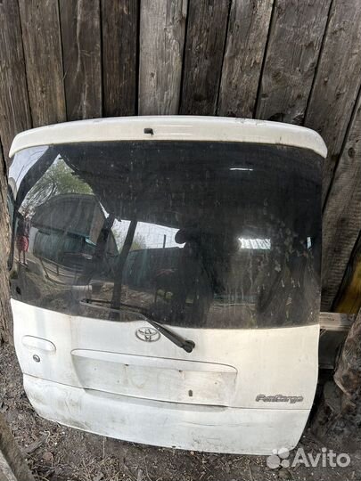 Дверь багажника Toyota FunCargo