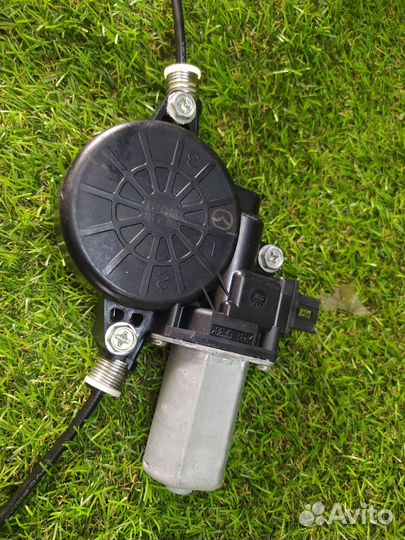 Мотор стеклоподъемника задний правый Mazda Atenza