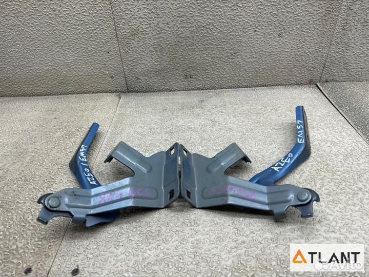 Петля капота nissan leaf