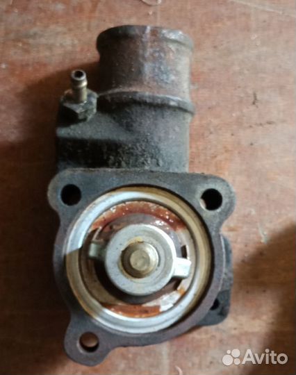 Корпус термостата Komatsu Cummins