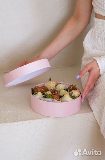 Боксы из клубники в шоколаде